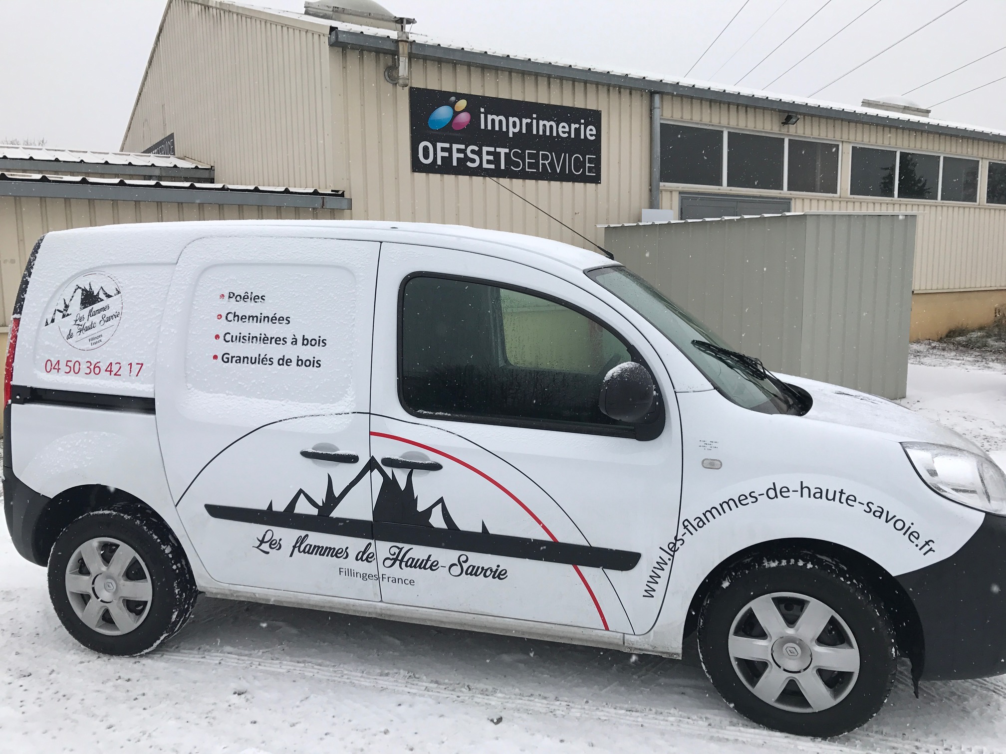 Adhésif voiture signalétique et grand format Offset Service